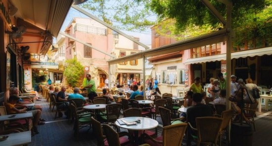 Mystreet: τι προβλέπει η απόφαση για καταγγελία καταστημάτων από το κινητό