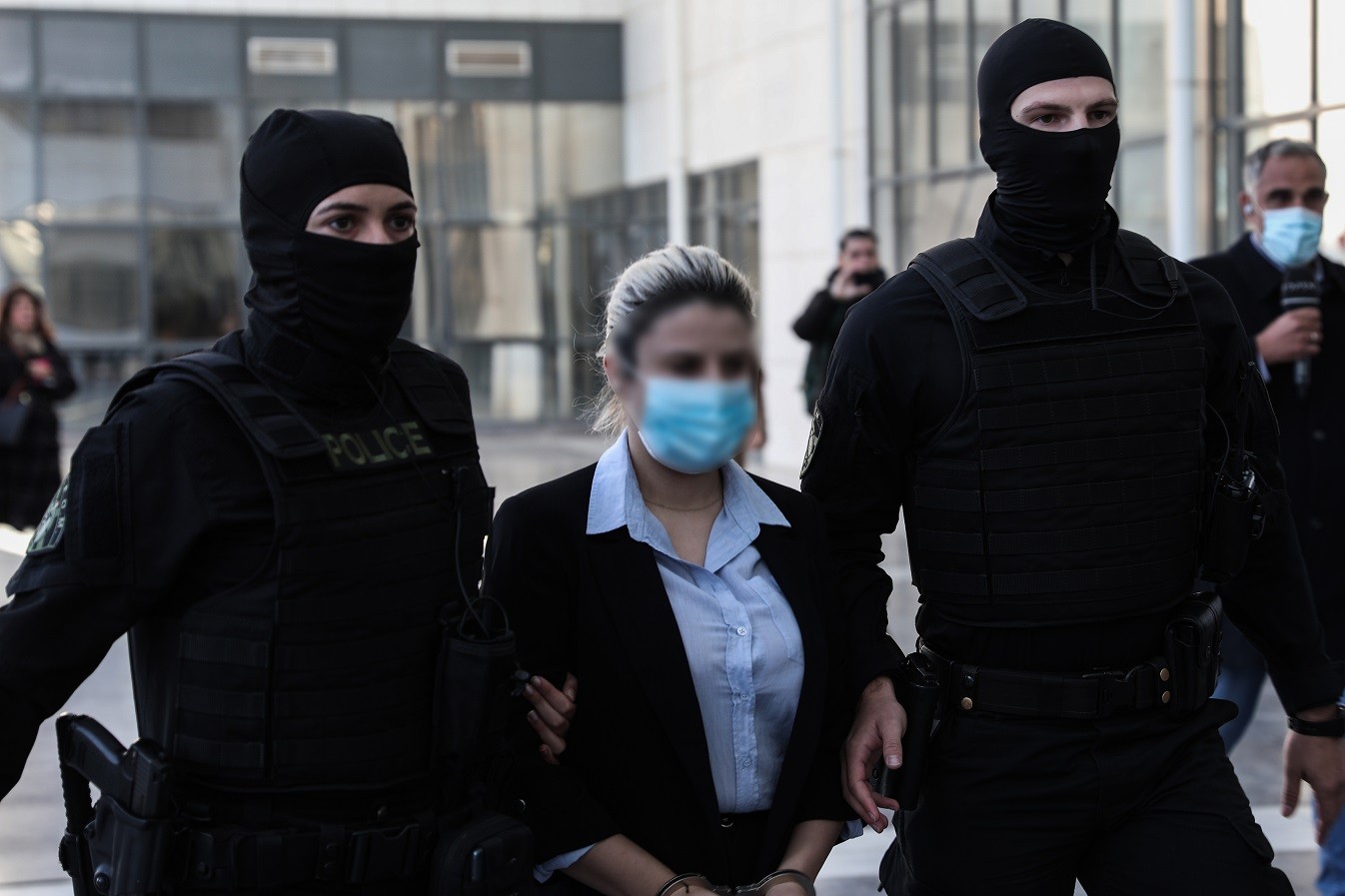 Επίθεση με βιτριόλι: Ομόφωνα ένοχη για απόπειρα ανθρωποκτονίας η Έφη Κακαράντζουλα