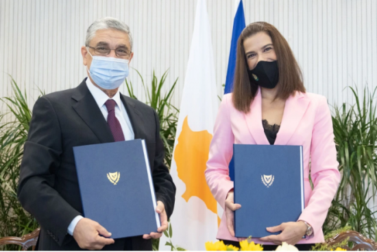 Μπήκαν οι υπογραφές για την ηλεκτρική διασύνδεση Κύπρου – Αιγύπτου