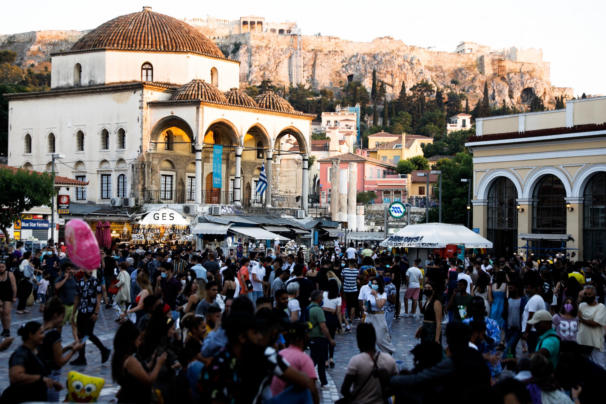 O «νέος χάρτης» της άρσης των μέτρων για τους εμβολιασμένους: Τι αλλάζει σε λιανεμπόριο, εστίαση και ψυχαγωγία