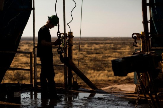 Πετρέλαιο: Ποιοι και πότε βλέπουν «εκτόξευση» έως στα 100 δολάρια το βαρέλι