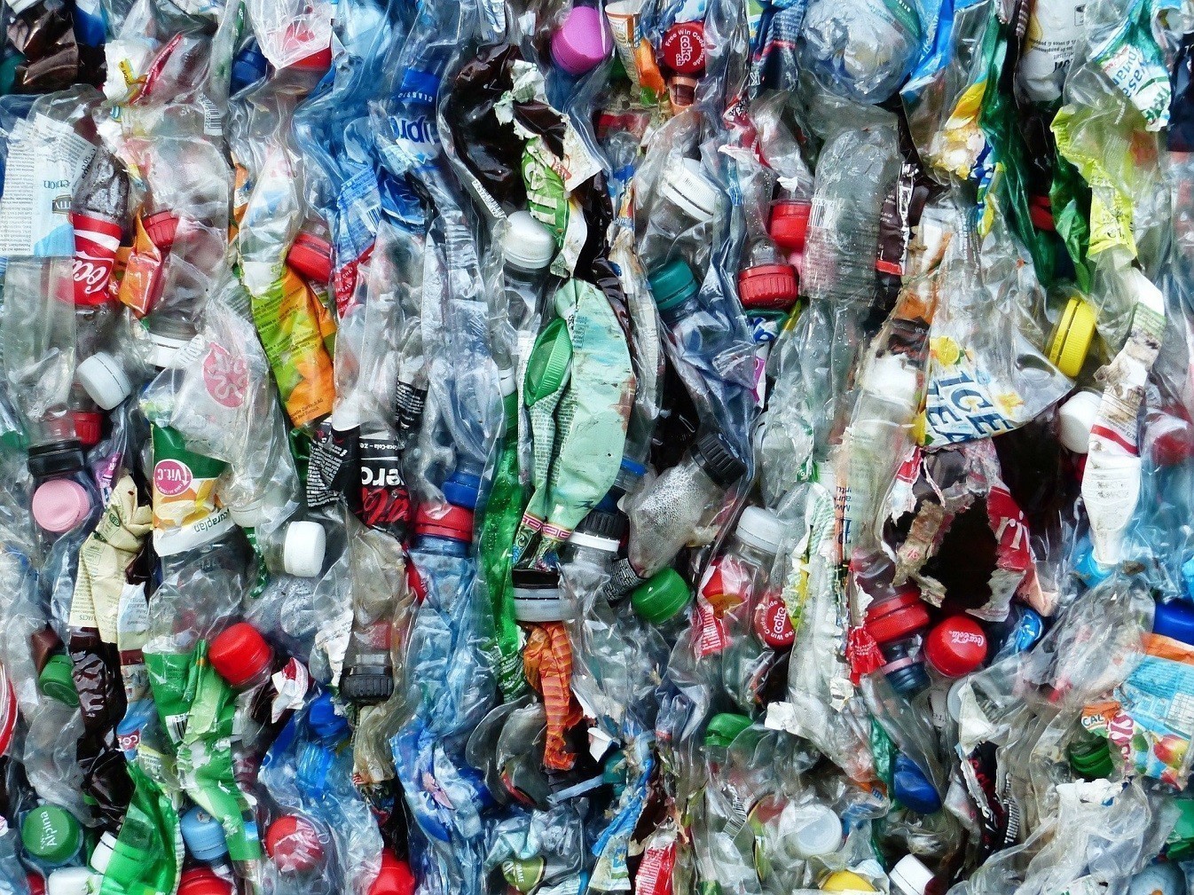 Eurostat: Το 2019 παρήχθησαν περίπου 34 κιλά απορρίμματα πλαστικών συσκευασιών ανά κάτοικο στην ΕΕ