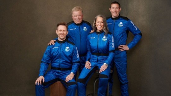 Blue Origin: Ο (90χρονος πλέον) Κάπτεν Κερκ επέστρεψε στο Διάστημα