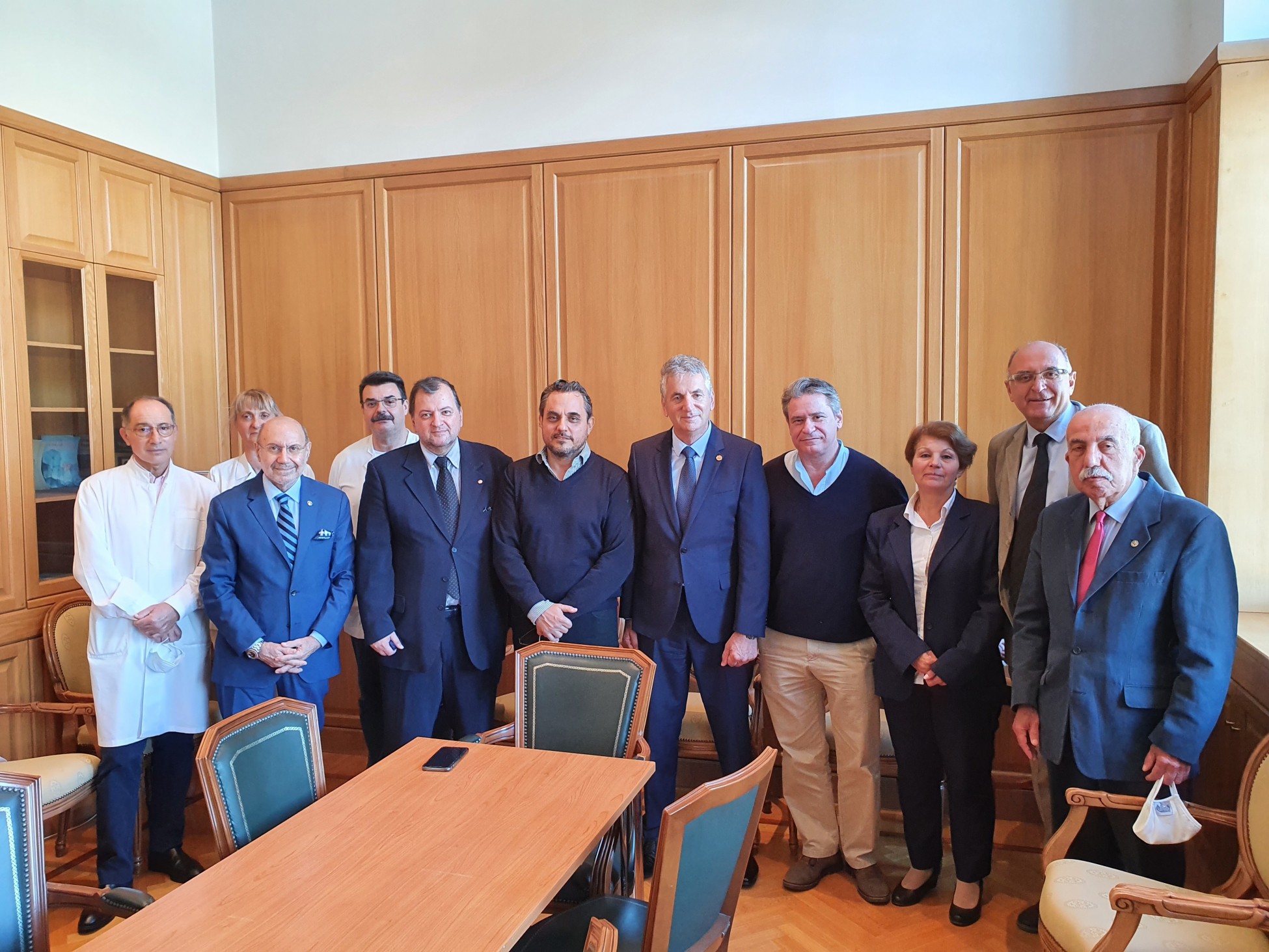 Δωρεά στο Αιγινήτειο από την AHEPA Maritime Chapter ST’ NICHOLAS HJ-45