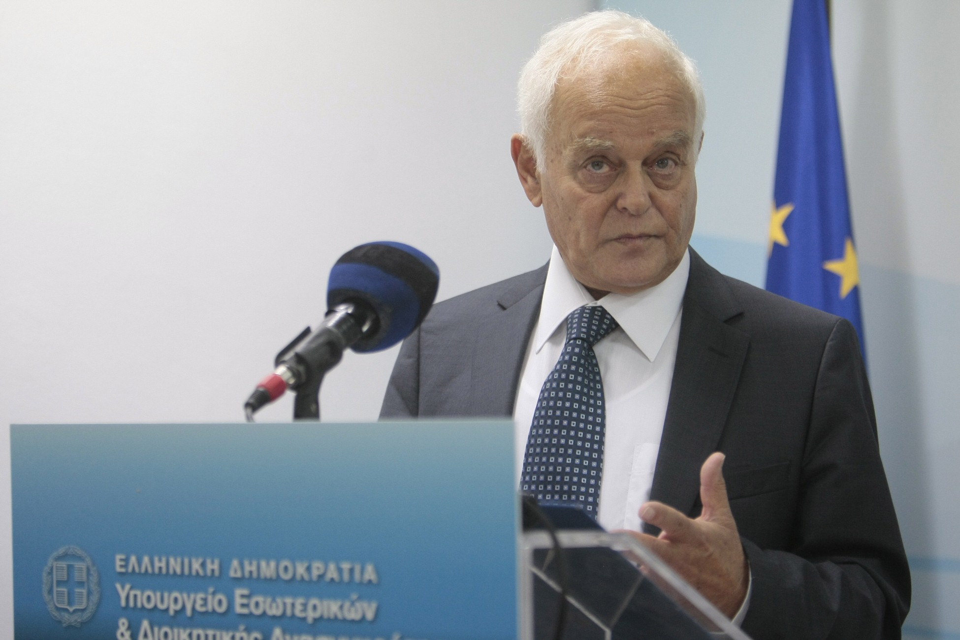 Μανιτάκης: Συνταγματική η αφαίρεση επιμέλειας σε όσους αρνούνται να στείλουν τα παιδιά τους στο σχολείο