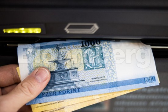 Ευρώ: Πώς το κοινό νόμισμα μπορεί να βγει κερδισμένο από τη μετάλλαξη Όμικρον
