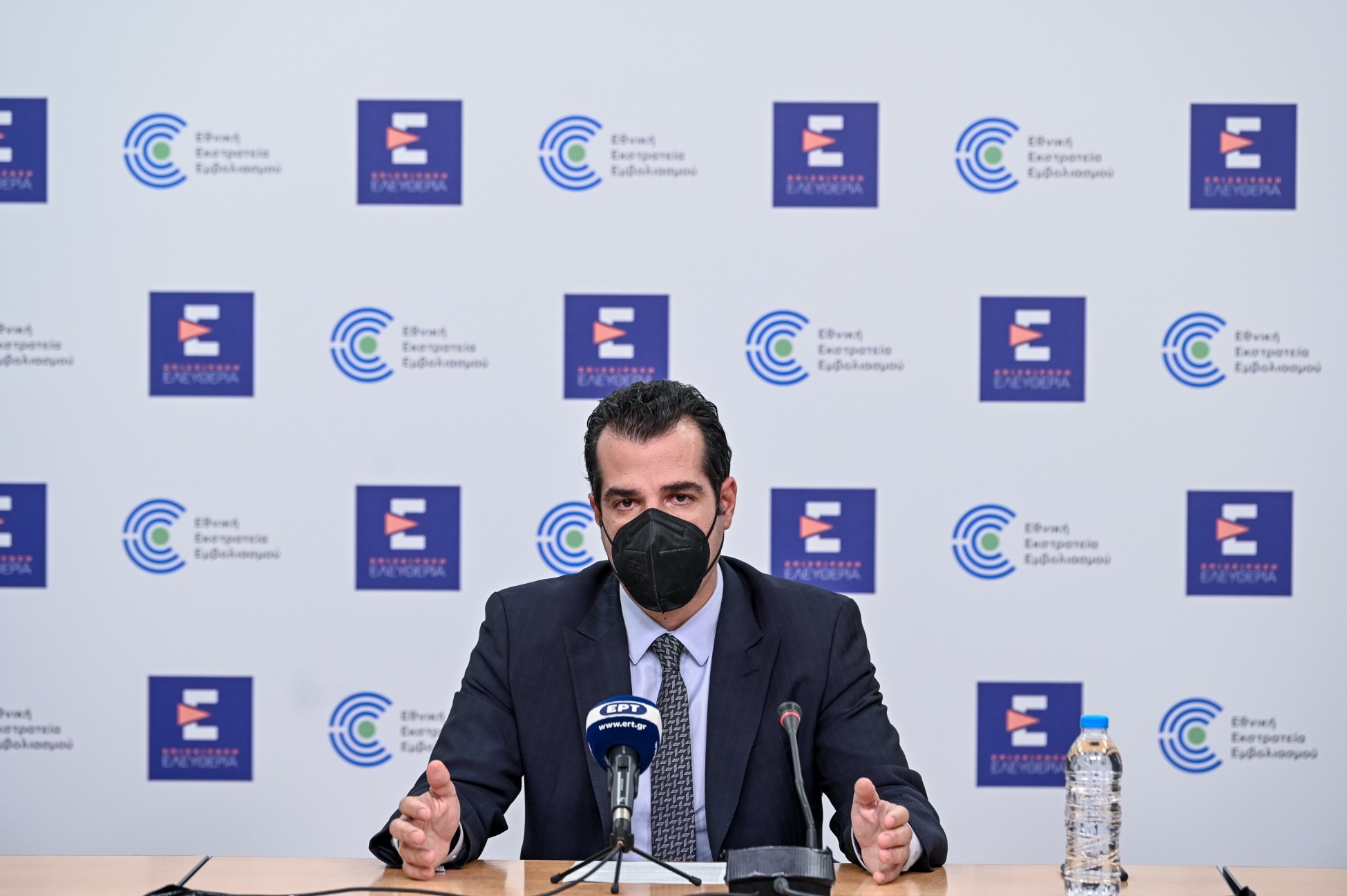 Πλεύρης: Δεν θα πάμε σε νέο lockdown – Το καλό και το κακό σενάριο ενόψει Χριστουγέννων