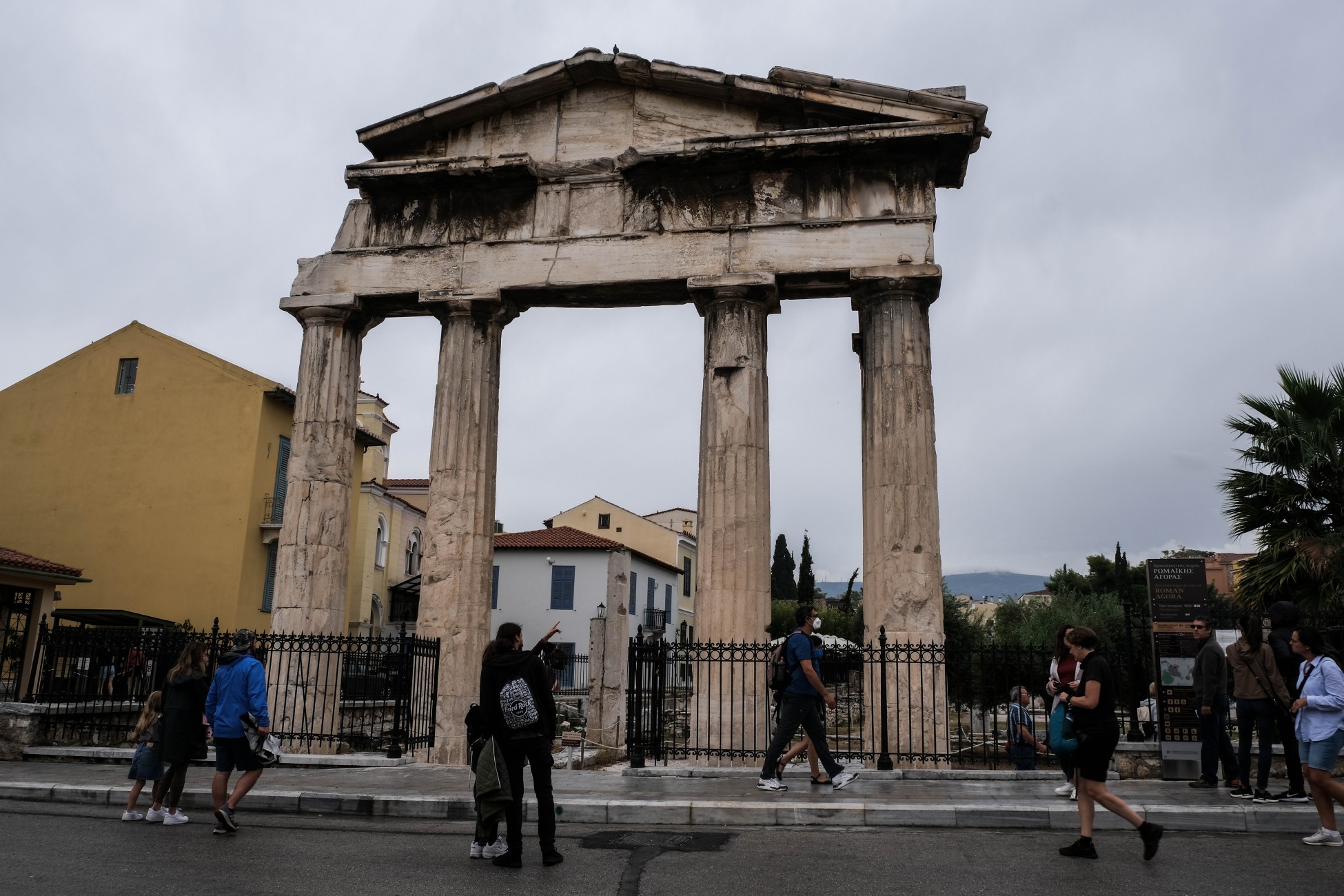 Σε πτωτική τροχιά οι ξενοδοχειακές τιμές σε δημοφιλείς προορισμούς της Ευρώπης – Η θέση της Αθήνας