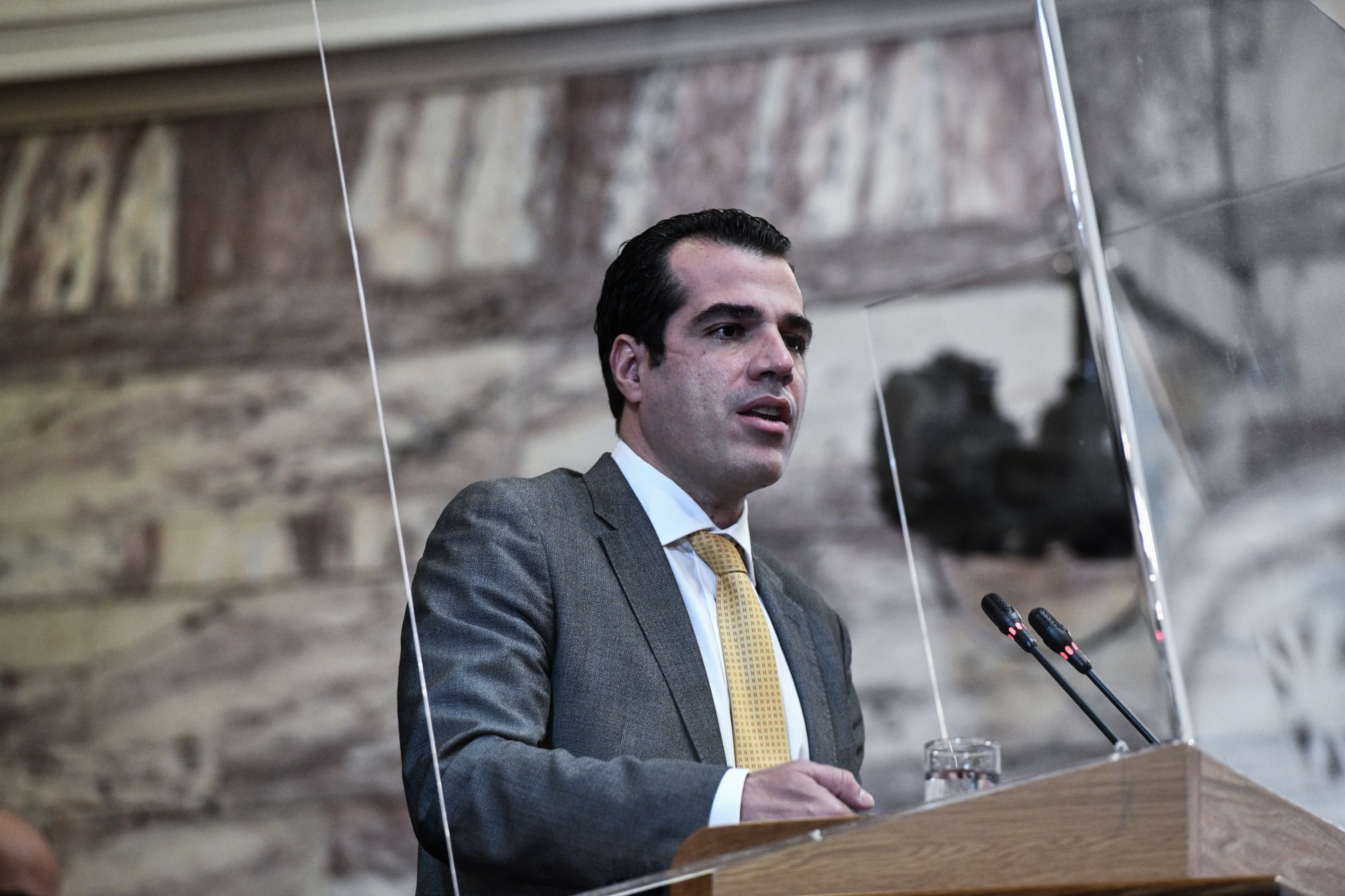 Πλεύρης: Στόχος είναι το εμβόλιο για τον κορωνοϊό να επαναλαμβάνεται όπως αυτό της γρίπης