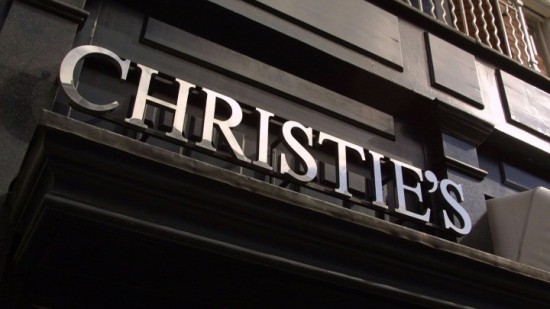 Christie’s: Δημοπρασία στη Βρετανία με αυτοκίνητα, ρούχα και ρολόγια από τις ταινίες «Τζέιμς Μποντ»