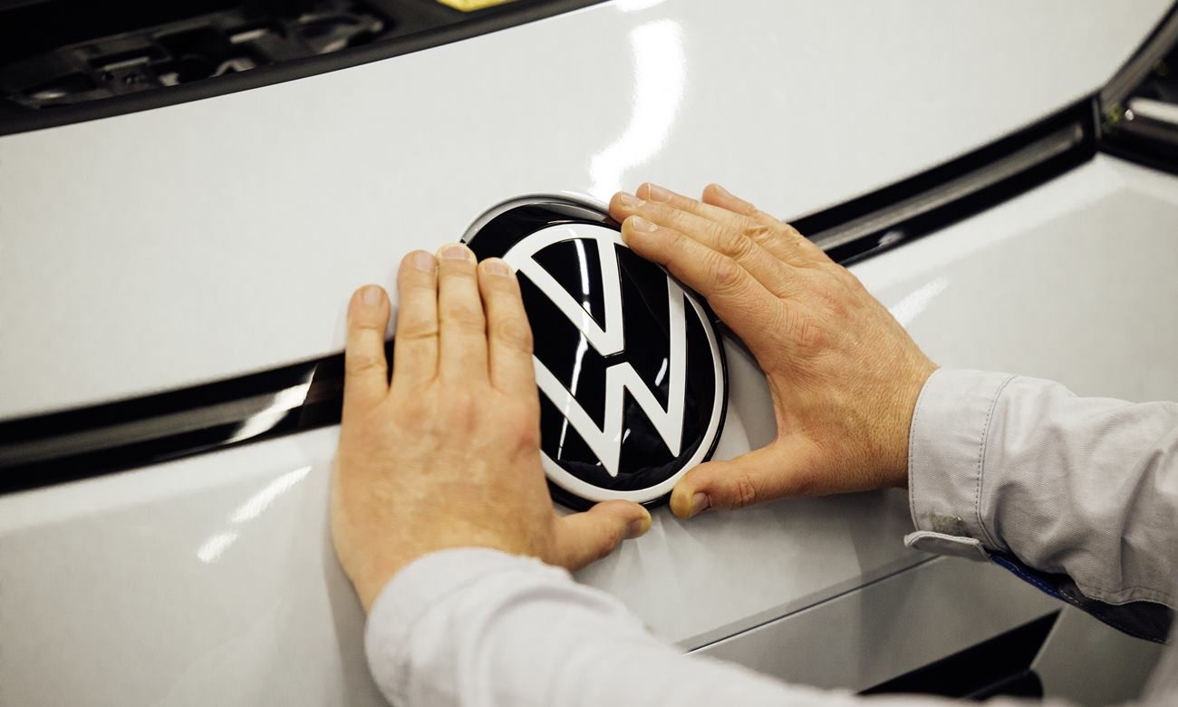 H VW αναστέλλει την παραγωγή στα ηλεκτρικά μοντέλα της λόγω έλλειψης ημιαγωγών