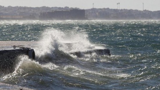 Απαγορευτικό απόπλου για ορισμένα δρομολόγια λόγω ισχυρών ανέμων