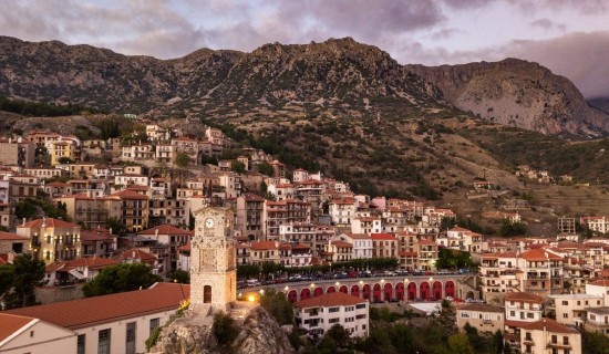 Αράχωβα: Τι άλλαξε εκεί τα δύο τελευταία χρόνια