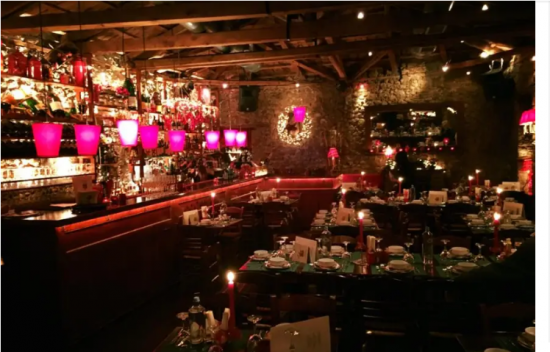 Χριστούγεννα 2022: Υψηλές προκρατήσεις στους δημοφιλείς προορισμούς – Πόσο κοστίζει ένα τριήμερο (vid)