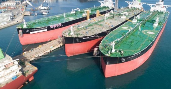 Γιατί δεξαμενόπλοια με ρωσικό πετρέλαιο κατευθύνονται προς τις ΗΠΑ για να ξεφορτώσουν