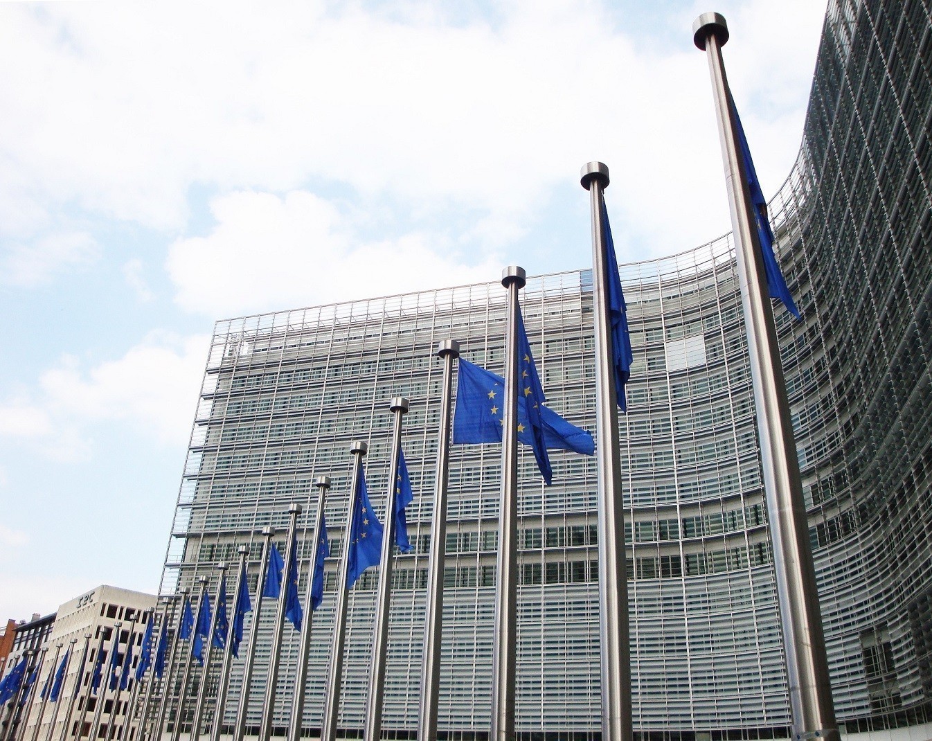 ΕΕ: Παράταση μέχρι το 2032 για την κατάργηση στα τέλη περιαγωγής ανάμεσα στα κράτη – μέλη