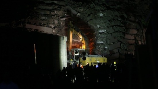 Κατάρρευση κτιρίου στη Νιγηρία: Toυλάχιστον 6 νεκροί και 100 αγνοούμενοι