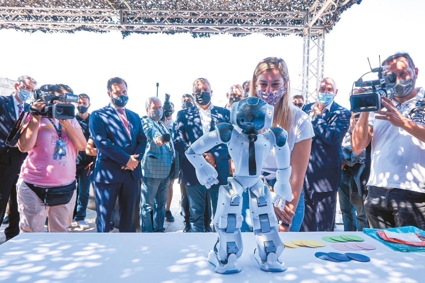 Mobile Technology: Οι «έξυπνες θυρίδες» λύση στις καθυστερήσεις των courier (pic)