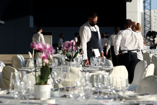 «Λουκέτο» βάζει σήμερα η εστίαση – Τα αιτήματα του κλάδου