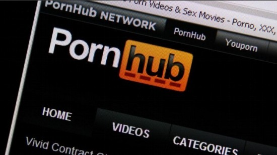 Pornhub και άλλες δύο εταιρείες μπαίνουν στο στόχαστρο της ΕΕ (tweet)