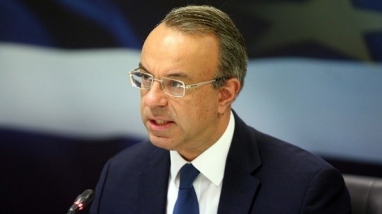 Επιστρεπτέα Προκαταβολή: «Παράθυρο» από Σταϊκούρα για επιπλέον μείωση της επιστροφής