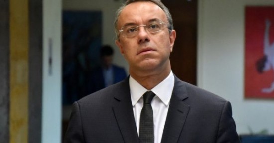 Σταϊκούρας: Κανένας νέος φόρος το 2022 – «Παράθυρο» για 2η αύξηση κατώτατου μισθού