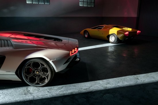 Politico για την κλιματική αλλαγή: Πώς απειλούν τη Γη τα ακριβά αυτοκίνητα