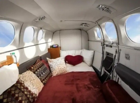 Love Cloud: Η εταιρεία του Λας Βέγκας που προσφέρει «ερωτικές» πτήσεις για $1.000