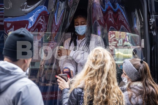 Bloomberg Economics: Αυτά είναι τα μεγαλύτερα οικονομικά ρίσκα για το 2022