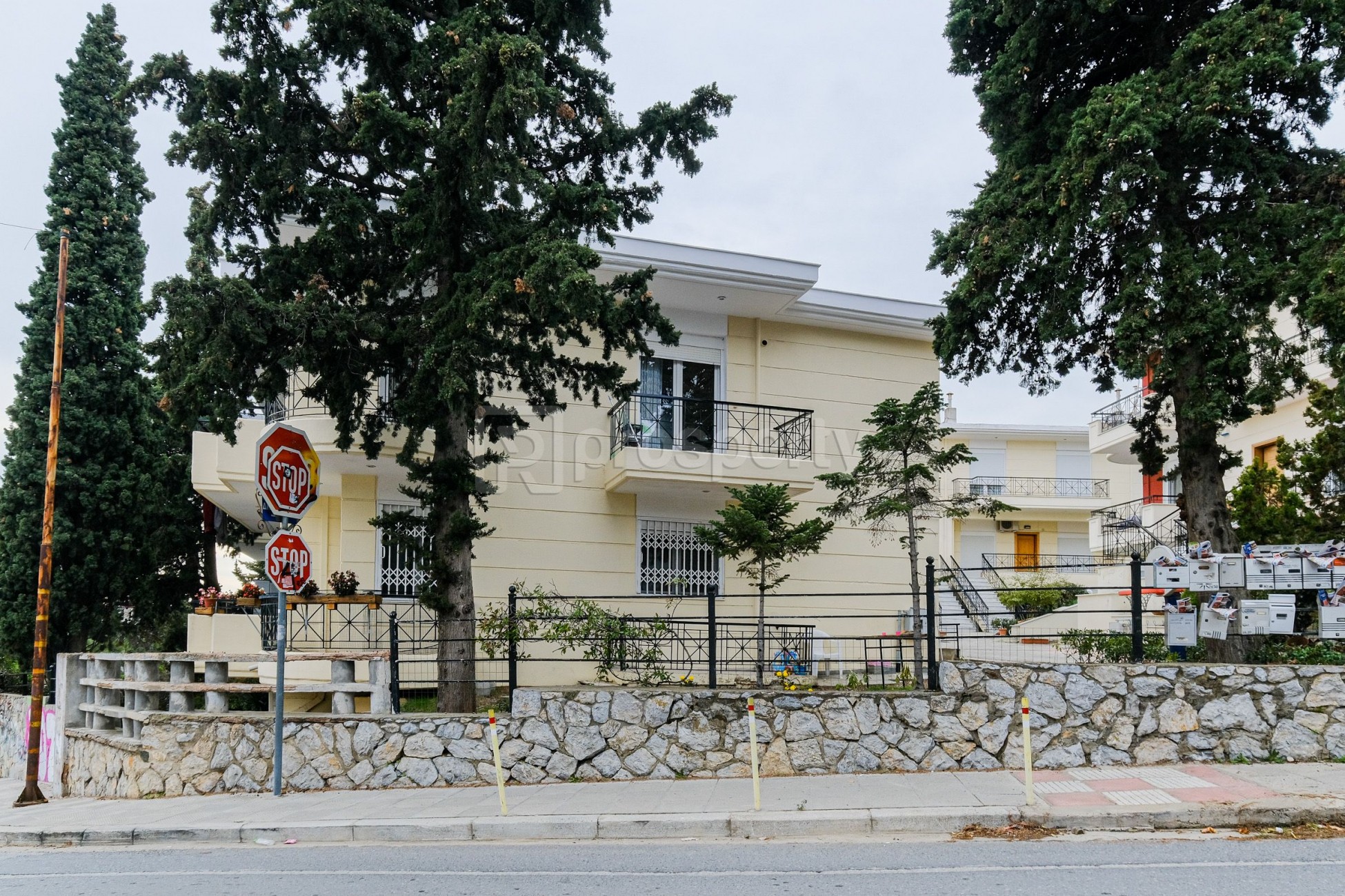 Μεγάλη μονοκατοικία 482 τ.μ.