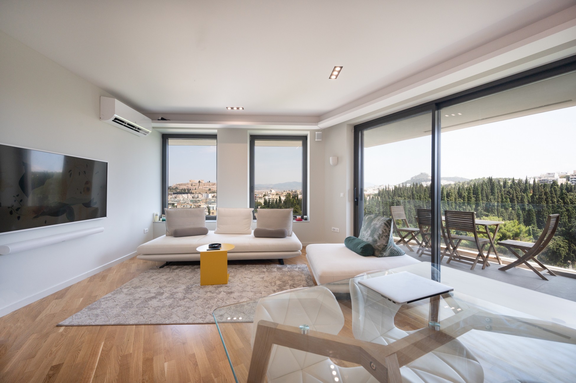 Καινούριο επιπλωμένο διαμέρισμα 6ου ορόφου 77 τ.μ. με ανεμπόδιστη θέα