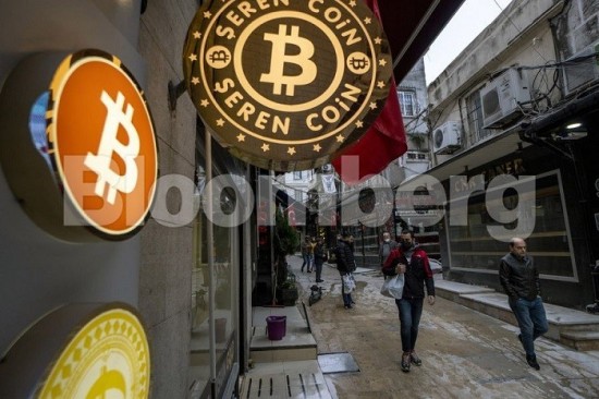Η νευρικότητα των αγορών ρίχνει το Bitcoin και το Ελ Σαλβαδόρ αγοράζει (και πάλι)