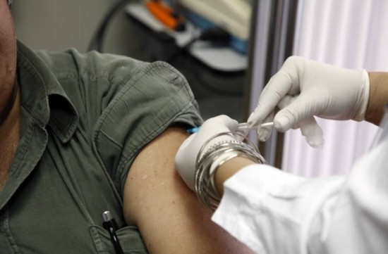 Ευλογιά των πιθήκων: Πόσο μολυσματική είναι, ποιες ομάδες θα εμβολιάζονται