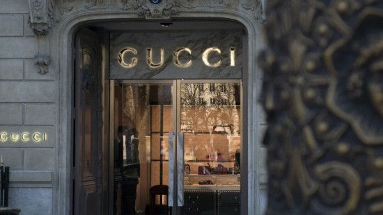 Μείωση 9% στις πωλήσεις της Gucci – Γιατί η Kering «χάνει το τρένο» του ανταγωνισμού