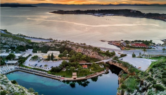 Λίμνη Βουλιαγμένης: Στους top προορισμούς που ξεχώρισε ο Guardian το 2021