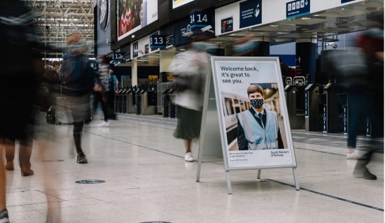 Koρωνοϊός: Η «Όμικρον» φέρνει νέα μέτρα – Tι ισχύει στις ευρωπαϊκές χώρες