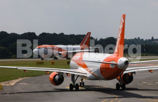EasyJet: Αυξάνει την πληρότητα χάρη στη σταδιακή αποκλιμάκωση της μετάλλαξης Όμικρον