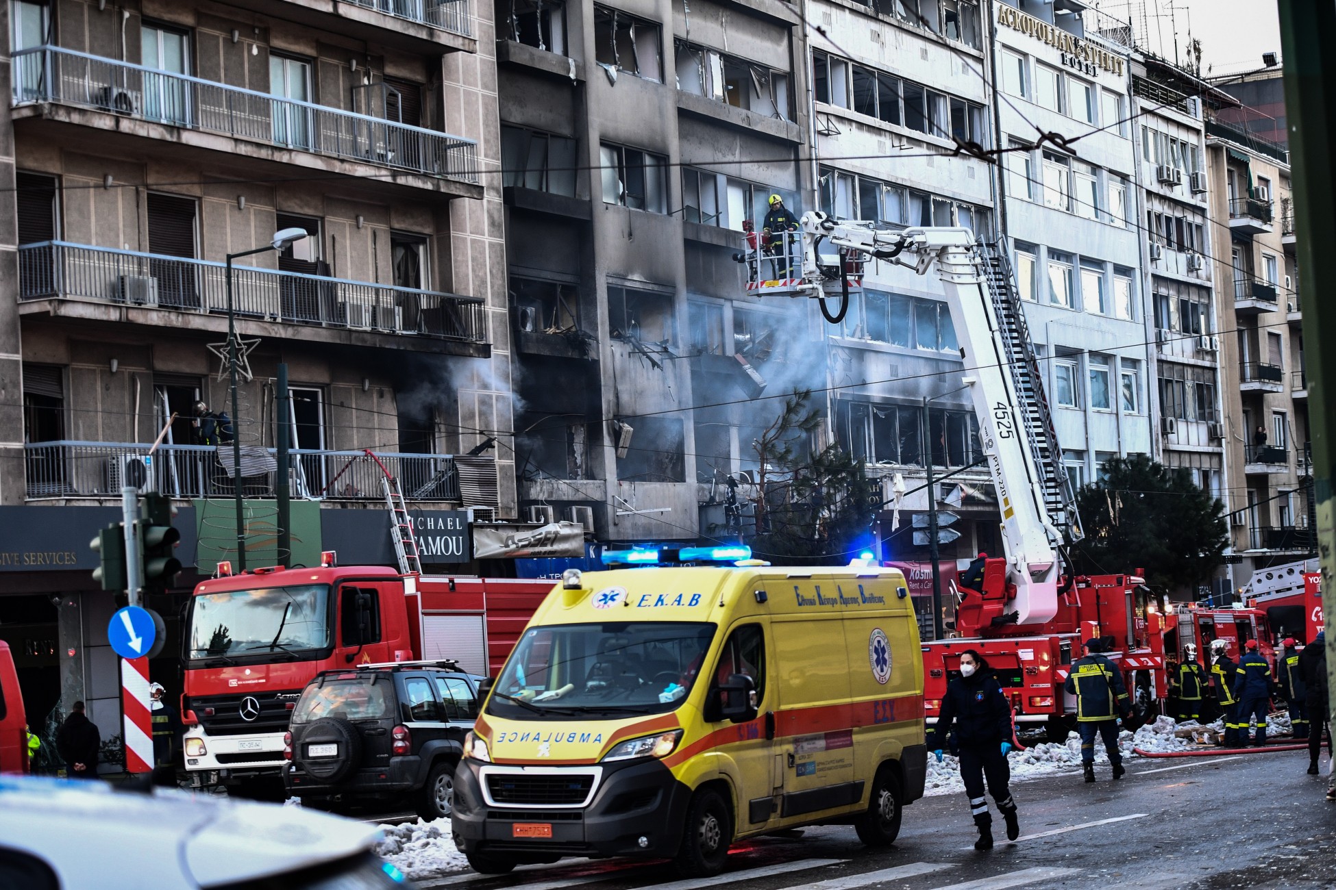 Έκρηξη στη Συγγρού: Το κτίριο που ισοπεδώθηκε δεν είχε παροχή φυσικού αερίου – Πού στρέφονται οι έρευνες