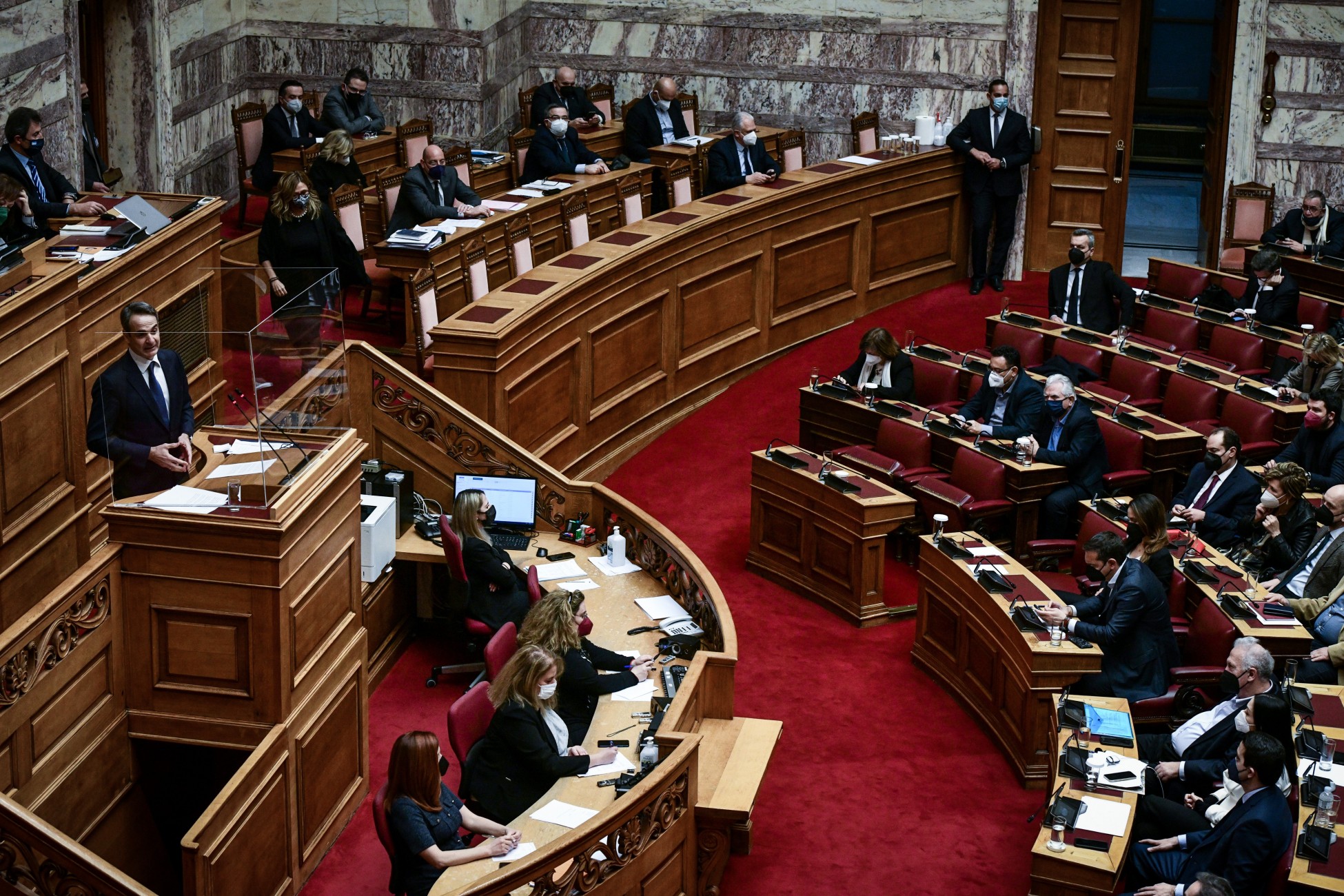 Πώς «ναυάγησε» η πρόταση μομφής: Ούτε διαρροές από τη γαλάζια Κ.Ο., ούτε αντικυβερνητικό μέτωπο