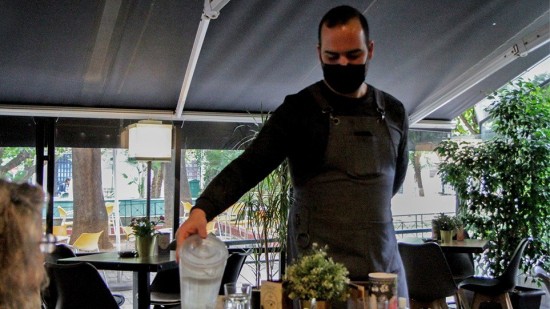 Κορωνοϊός – Πάσχα: Τα μέτρα που θα ισχύουν για εστίαση και εκκλησίες (vid)