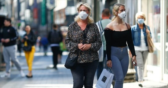 Κανονικά τα πρόστιμα για τους ανεμβολίαστους – Εντός του μήνα η άρση των μέτρων στην εστίαση