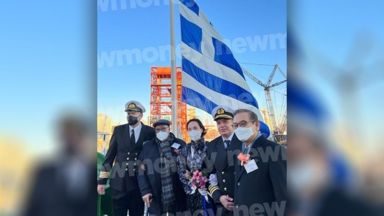 Ο καπετάν Παναγιώτης Τσάκος παρέλαβε το νεότευκτο LNG «TENERGY» στο οποίο ύψωσε την ελληνική σημαία (pics)