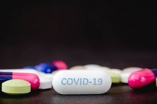 Κορωνοϊός – Αντιικά φάρμακα: Πώς γίνεται η διάθεση και η παραλαβή – Πόσο διαρκεί η θεραπεία (vid)