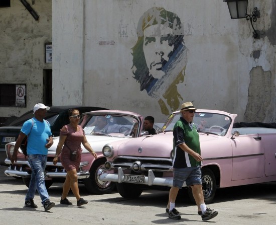 Η Κούβα θα πουλά δολάρια στους πολίτες της – Προσπάθεια δημιουργίας επίσημης αγοράς συναλλάγματος
