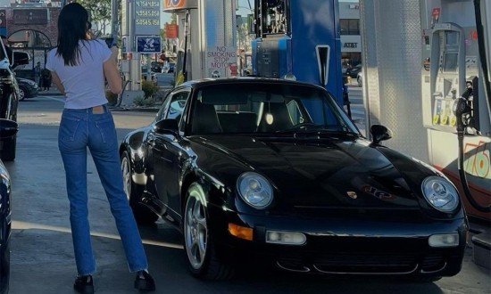 Kendall Jenner: Αυτά είναι τα αυτοκίνητα που λατρεύει (vid)