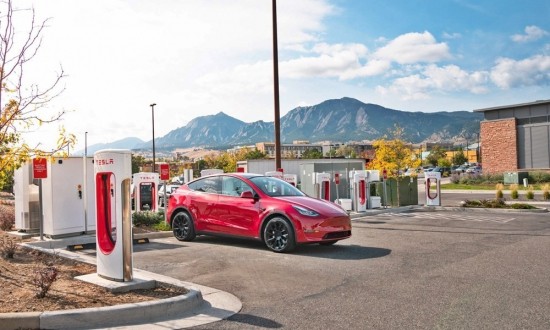 Ποια αυτονομία: Μακρινό ταξίδι με ηλεκτρικό αυτοκίνητο. Γίνεται…