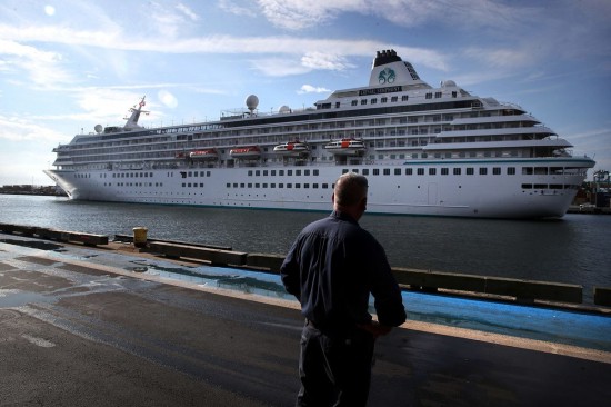 Crystal Cruises: Η εταιρεία με τα «πλωτά παλάτια» που αφήνει πίσω της τεράστια χρέη