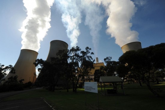 Οι τράπεζες δεν εγκατέλειψαν τον άνθρακα – Εδωσαν $1,5 τρισ. στη βιομηχανία από το 2019