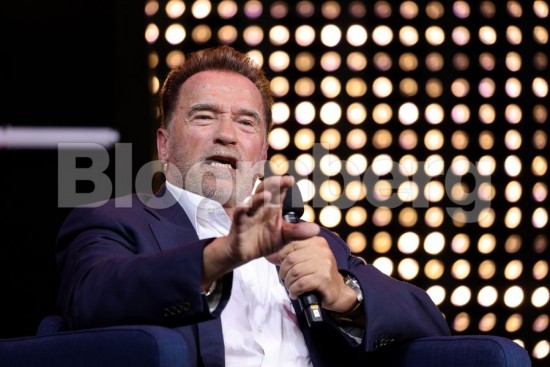 Ο Άρνολντ θα παίξει τον… συνταξιούχο Δία στη διαφήμιση της BMW στο Super Bowl (vid)