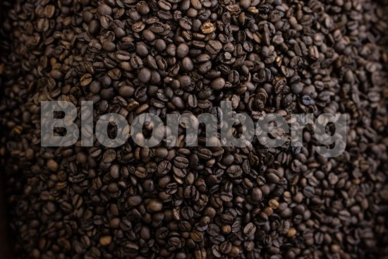 Σε υψηλό 10 ετών η τιμή του καφέ – Τι συμβαίνει με την ποικιλία arabica